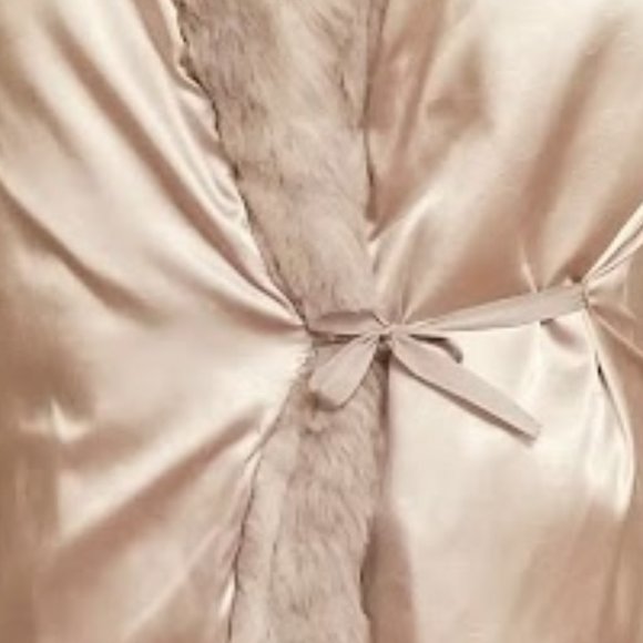 Silver Fox | Faux Fur | Signature Collection by Russel Taylor | Limited Edition - Picture 13 of 16